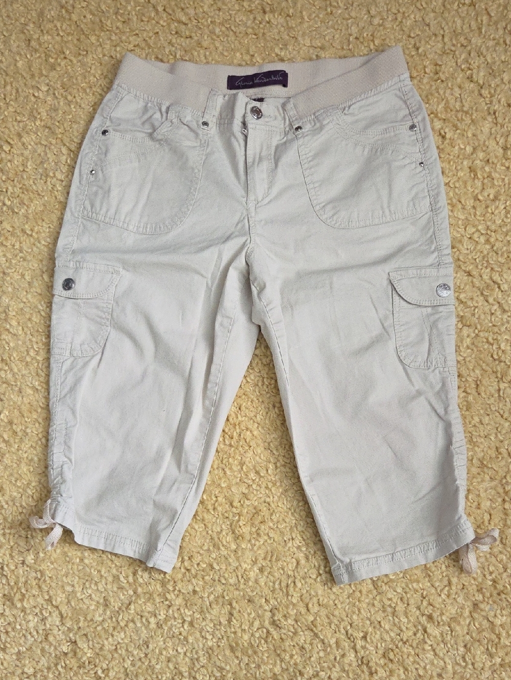 GLORIA VANDERBILT Cargo Capri Pants Women's Size 6 Kakki Color
